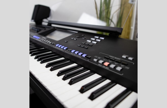 Used Yamaha Genos 76 Note Keyboard & Speakers - Image 7